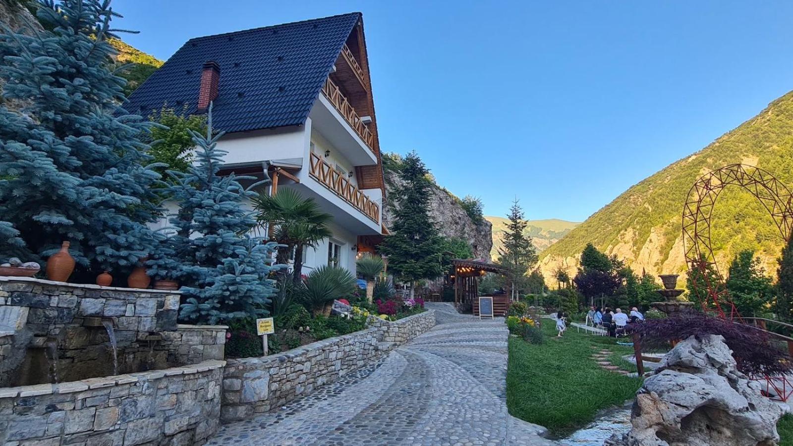 Dibra Park Agrotourism Hotel Peshkopi Bagian luar foto