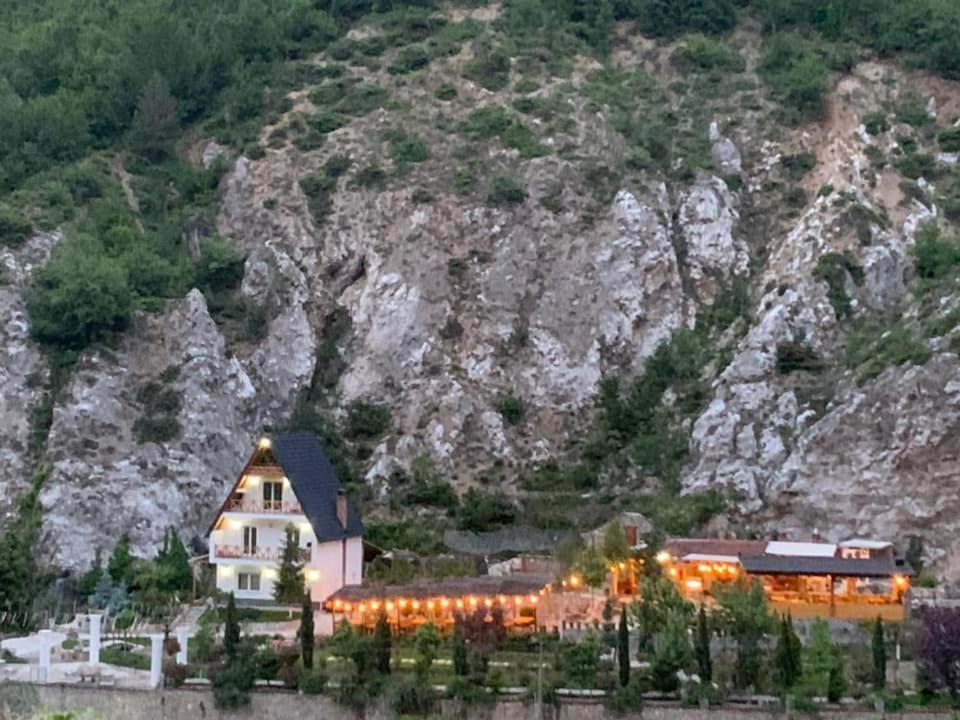 Dibra Park Agrotourism Hotel Peshkopi Bagian luar foto