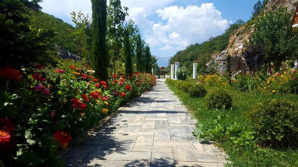 Dibra Park Agrotourism Hotel Peshkopi Bagian luar foto